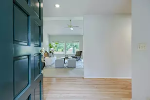 982 Shaughnessy Ln, Eugene, OR 97401 - Photo 5