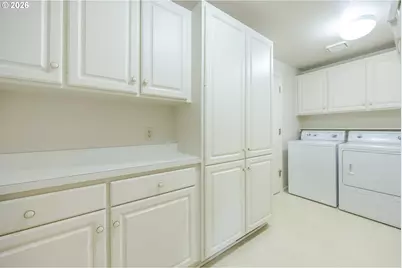 982 Shaughnessy Ln, Eugene, OR 97401 - Photo 31