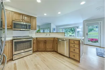 982 Shaughnessy Ln, Eugene, OR 97401 - Photo 21