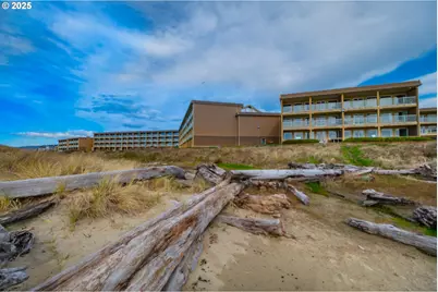 88416 1st Ave #303, Florence, OR 97439 - Photo 1