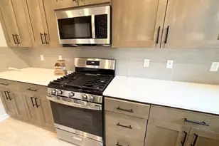 1565 N Young St, Lafayette, OR 97127 - Photo 3