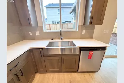 1565 N Young St, Lafayette, OR 97127 - Photo 5