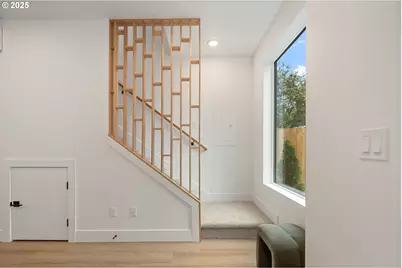 4031 SE Tibbetts St, Portland, OR 97202 - Photo 9