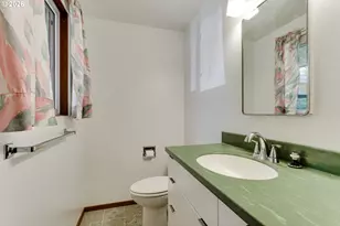 310 E 48th Ave, Eugene, OR 97405 - Photo 13