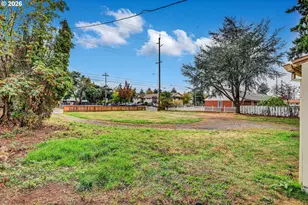 14125 SE Division St, Portland, OR 97236 - Photo 3