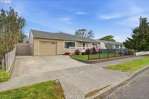 1024 Noble Ave, Coos Bay, OR 97420 - Photo 3