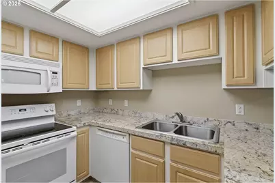 9380 SW 146th Ter #M2, Beaverton, OR 97007 - Photo 17