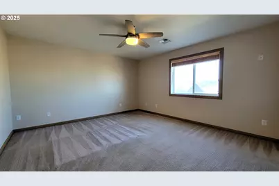 881 Arrow Leaf Pl, Harrisburg, OR 97446 - Photo 7