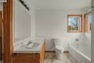2520 NW Pinehurst Dr, McMinnville, OR 97128 - Photo 27