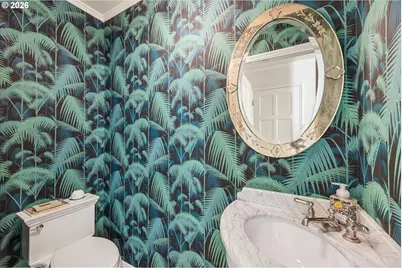 5050 SW Hilltop Ln, Portland, OR 97221 - Photo 23