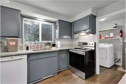 2953 W 15th Ave, Eugene, OR 97402 - Photo 13