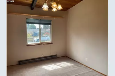 1466 W Fairview Dr, Springfield, OR 97477 - Photo 9