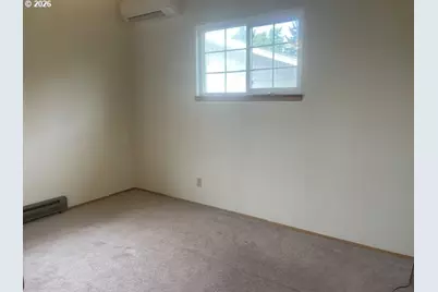 1466 W Fairview Dr, Springfield, OR 97477 - Photo 5