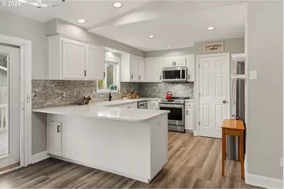 1735 Plateau St NE, Salem, OR 97305 - Photo 9