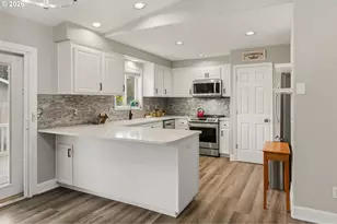 1735 Plateau St NE, Salem, OR 97305 - Photo 9