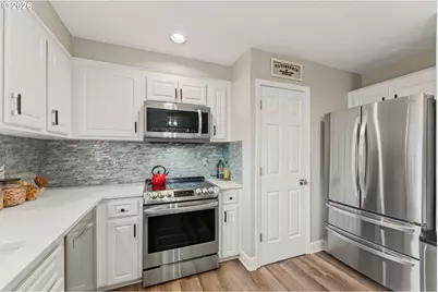 1735 Plateau St NE, Salem, OR 97305 - Photo 13