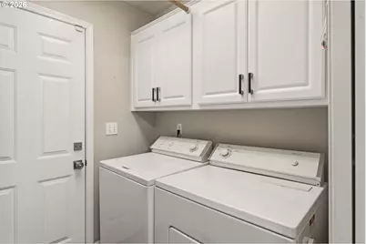 1735 Plateau St NE, Salem, OR 97305 - Photo 15
