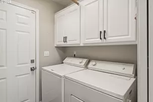 1735 Plateau St NE, Salem, OR 97305 - Photo 15