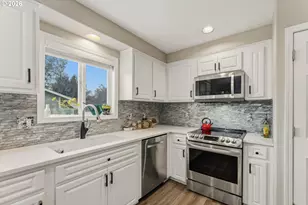 1735 Plateau St NE, Salem, OR 97305 - Photo 11