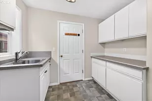 17108 Rebecca Ln, Lake Oswego, OR 97035 - Photo 17