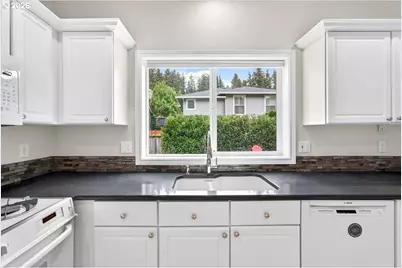 17108 Rebecca Ln, Lake Oswego, OR 97035 - Photo 9