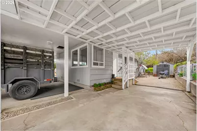 2153 SE Ohio Ave, Roseburg, OR 97470 - Photo 5