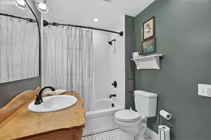 295 W Evans Creek Rd, Rogue River, OR 97537 - Photo 23