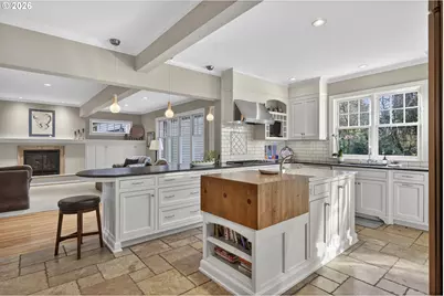 13220 S Iron Mountain Blvd, Portland, OR 97219 - Photo 5