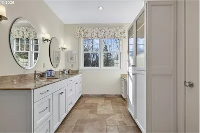13220 S Iron Mountain Blvd, Portland, OR 97219 - Photo 15