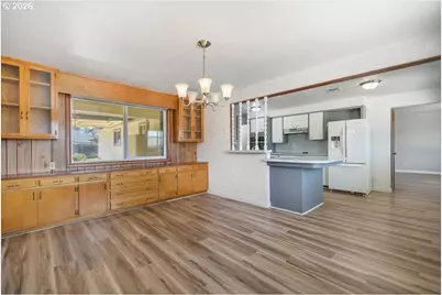 1081 E Jackson Ave, Cottage Grove, OR 97424 - Photo 17