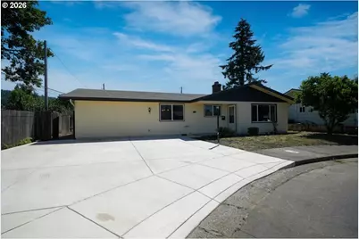 1081 E Jackson Ave, Cottage Grove, OR 97424 - Photo 1
