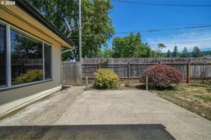 1081 E Jackson Ave, Cottage Grove, OR 97424 - Photo 35