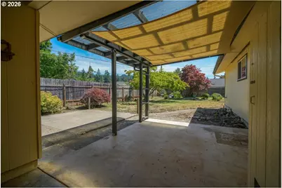 1081 E Jackson Ave, Cottage Grove, OR 97424 - Photo 33