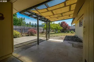 1081 E Jackson Ave, Cottage Grove, OR 97424 - Photo 33