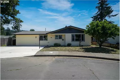 1081 E Jackson Ave, Cottage Grove, OR 97424 - Photo 3