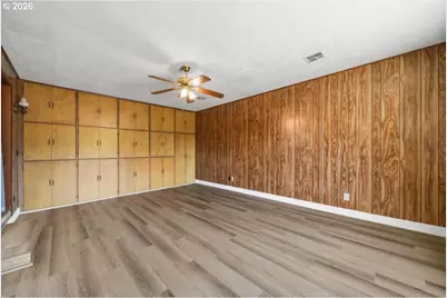 1081 E Jackson Ave, Cottage Grove, OR 97424 - Photo 21