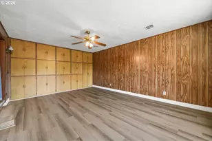 1081 E Jackson Ave, Cottage Grove, OR 97424 - Photo 21