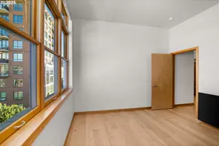 821 NW 11th Ave, Portland, OR 97209 - Photo 23