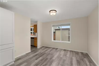 806 SE 73rd Ave, Hillsboro, OR 97123 - Photo 11