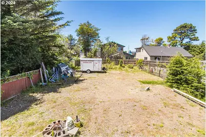 20 Willow St, Depoe Bay, OR 97341 - Photo 27