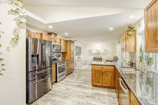 19039 SW Pike Ln, Beaverton, OR 97003 - Photo 9