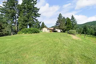 864 Larkspur Ln, Oakland, OR 97462 - Photo 31