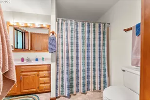 864 Larkspur Ln, Oakland, OR 97462 - Photo 17