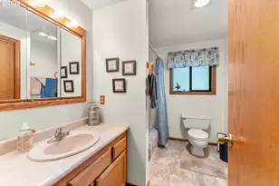 864 Larkspur Ln, Oakland, OR 97462 - Photo 21