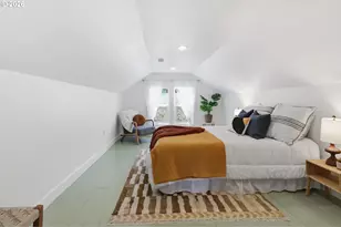 642 NE Holland St, Portland, OR 97211 - Photo 23