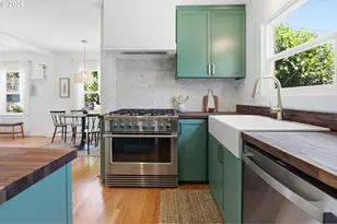 642 NE Holland St, Portland, OR 97211 - Photo 15
