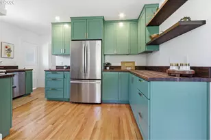 642 NE Holland St, Portland, OR 97211 - Photo 13