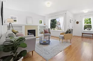 642 NE Holland St, Portland, OR 97211 - Photo 9