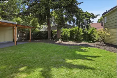 642 NE Holland St, Portland, OR 97211 - Photo 35