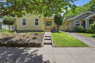 642 NE Holland St, Portland, OR 97211 - Photo 3